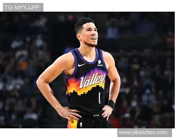 布克上半场表现出色14分9助攻展现控卫风范引领球队进攻