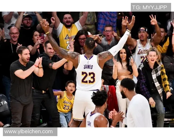 湖人快船球迷现场互动引发热议比卢普斯与FBI成焦点话题