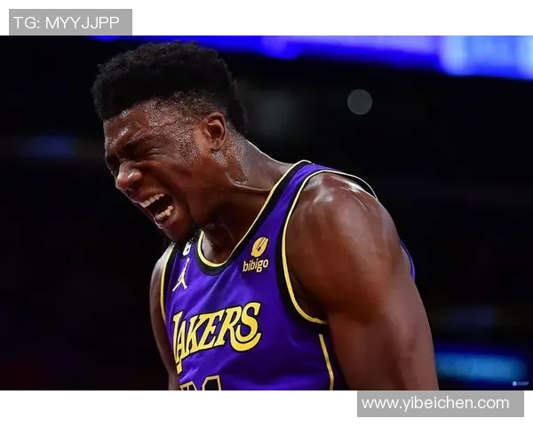 托马斯布莱恩特绝杀被帽愤怒推开摄像头引发热议