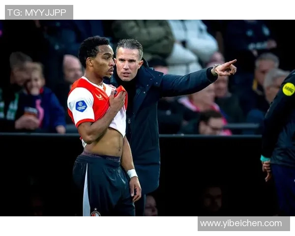 马赛寻求双签费耶诺德昆滕廷伯与科莫达库尼亚球员